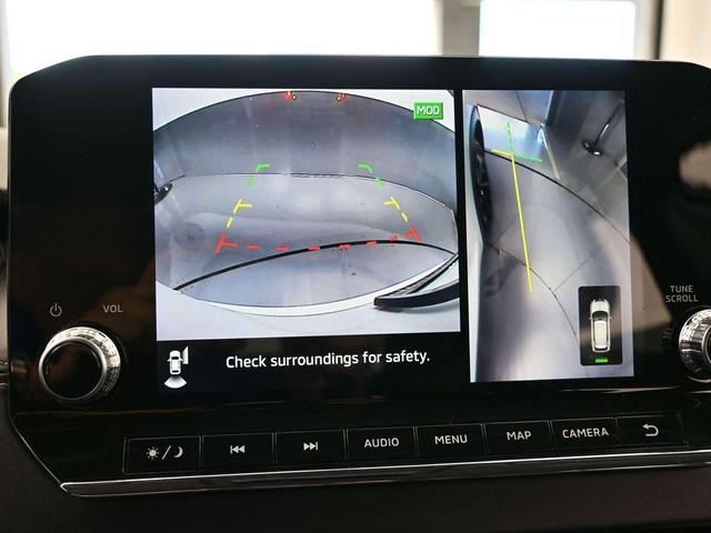 Photo of 2023 White Diamond Mitsubishi Outlander