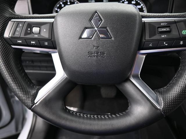 Photo of 2023 White Diamond Mitsubishi Outlander