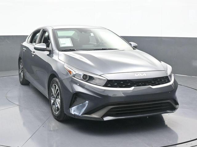 Photo of 2024 Gravity Gray Kia Forte