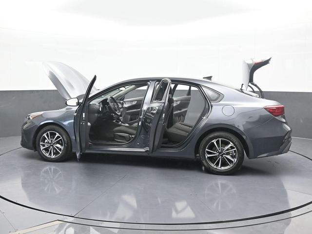 Photo of 2024 Gravity Gray Kia Forte