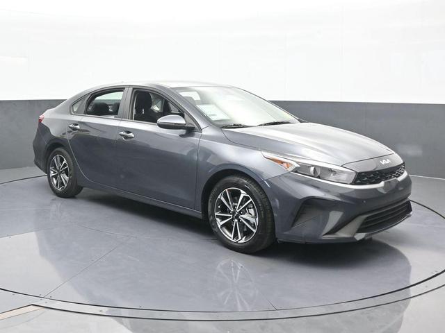 Photo of 2024 Gravity Gray Kia Forte
