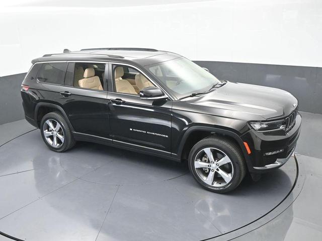 Photo of 2021 Diamond Black Jeep Grand Cherokee L