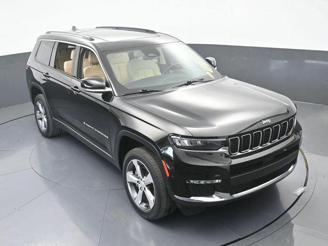 Photo of 2021 Diamond Black Jeep Grand Cherokee L
