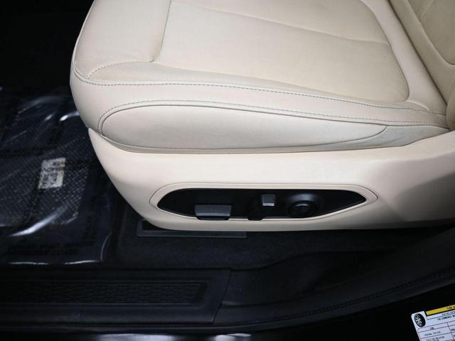 Photo of 2021 Diamond Black Jeep Grand Cherokee L