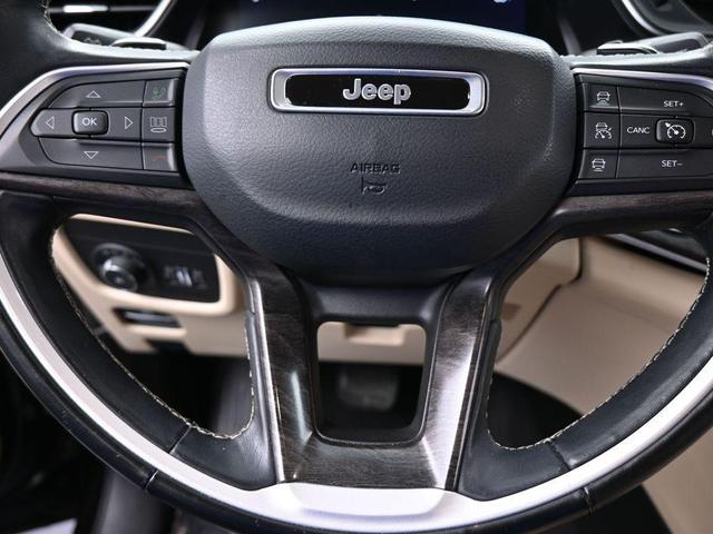 Photo of 2021 Diamond Black Jeep Grand Cherokee L