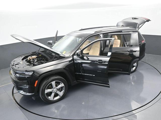 Photo of 2021 Diamond Black Jeep Grand Cherokee L