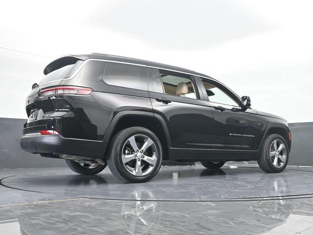Photo of 2021 Diamond Black Jeep Grand Cherokee L