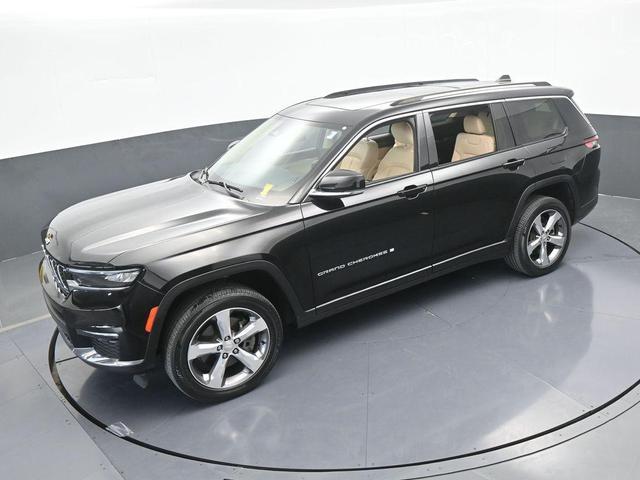 Photo of 2021 Diamond Black Jeep Grand Cherokee L