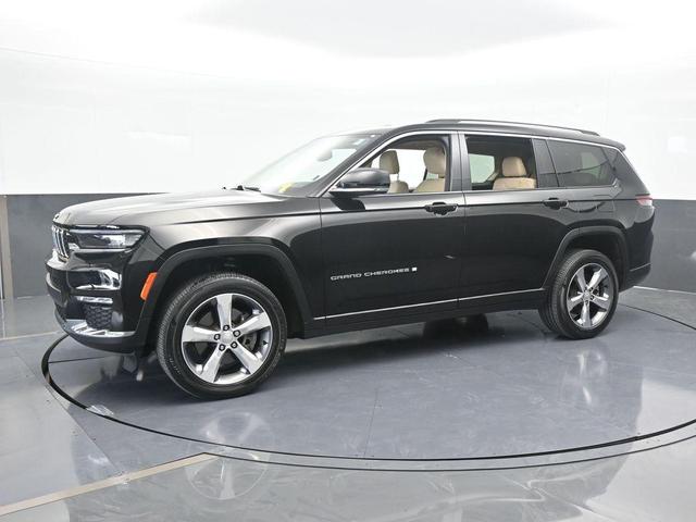 Photo of 2021 Diamond Black Jeep Grand Cherokee L