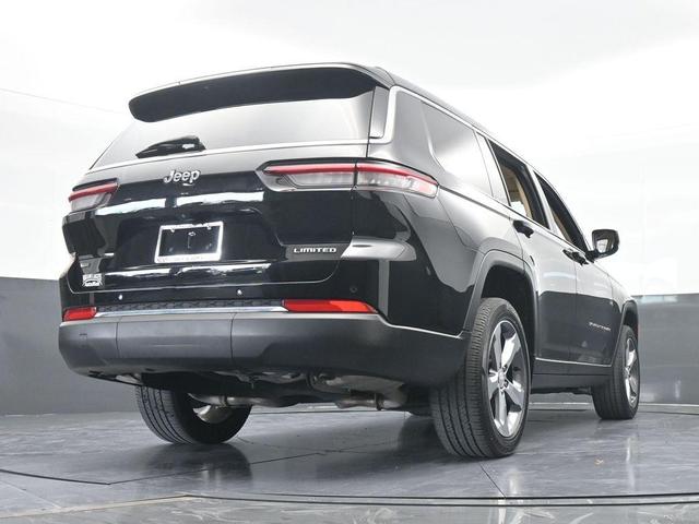 Photo of 2021 Diamond Black Jeep Grand Cherokee L
