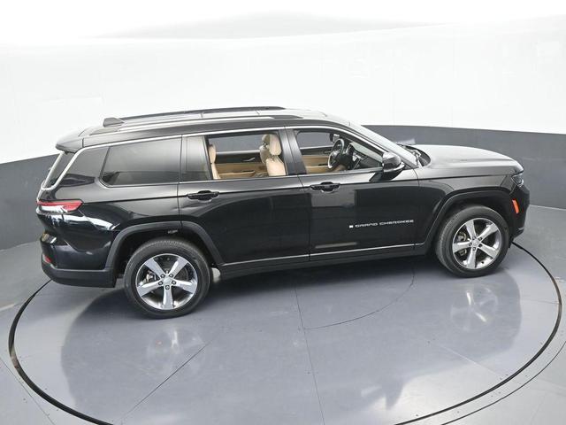 Photo of 2021 Diamond Black Jeep Grand Cherokee L