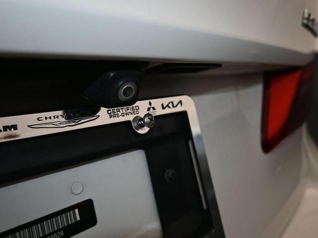 Photo of 2019 Alpine White BMW 530e