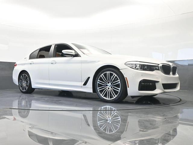 Photo of 2019 Alpine White BMW 530e