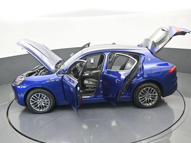 Photo of 2024 Blu Maserati Grecale