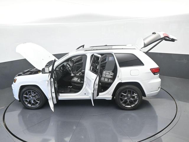 Photo of 2021 Bright White Clearcoat Jeep Grand Cherokee