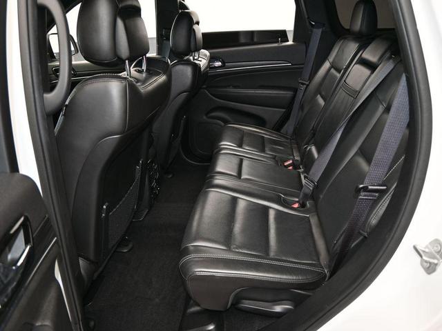 Photo of 2021 Bright White Clearcoat Jeep Grand Cherokee
