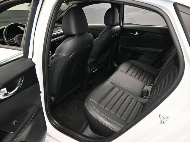 Photo of 2022 Snow White Pearl Kia Forte