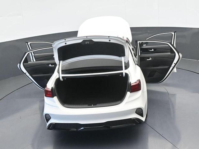 Photo of 2022 Snow White Pearl Kia Forte