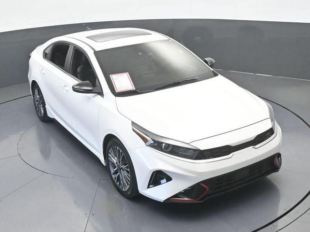 Photo of 2022 Snow White Pearl Kia Forte