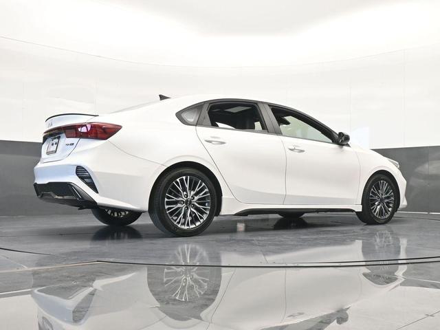 Photo of 2022 Snow White Pearl Kia Forte