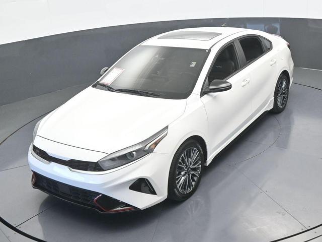 Photo of 2022 Snow White Pearl Kia Forte