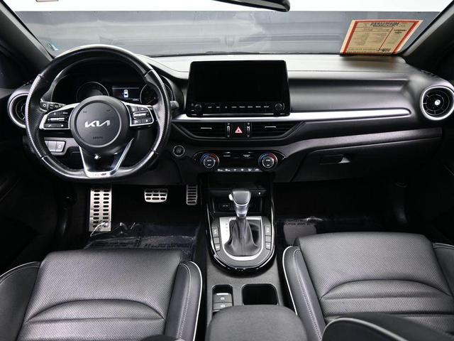 Photo of 2022 Snow White Pearl Kia Forte