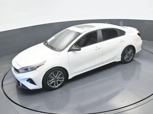 Photo of 2022 Snow White Pearl Kia Forte