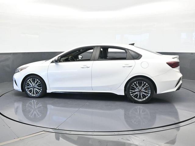 Photo of 2022 Snow White Pearl Kia Forte