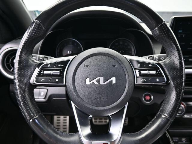 Photo of 2022 Snow White Pearl Kia Forte