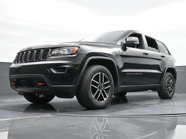Photo of 2020 Diamond Black Jeep Grand Cherokee
