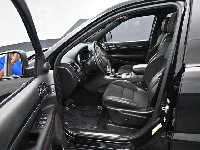 Photo of 2020 Diamond Black Jeep Grand Cherokee