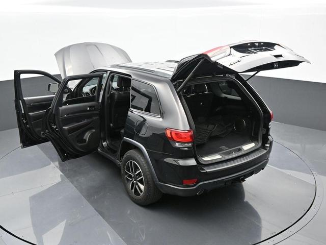 Photo of 2020 Diamond Black Jeep Grand Cherokee