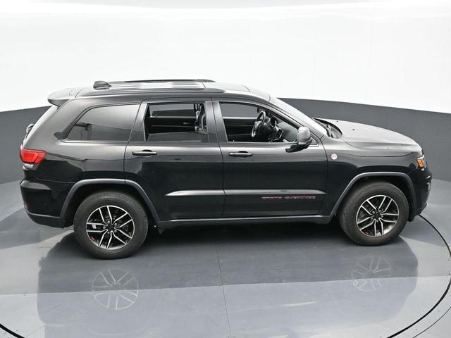 Photo of 2020 Diamond Black Jeep Grand Cherokee