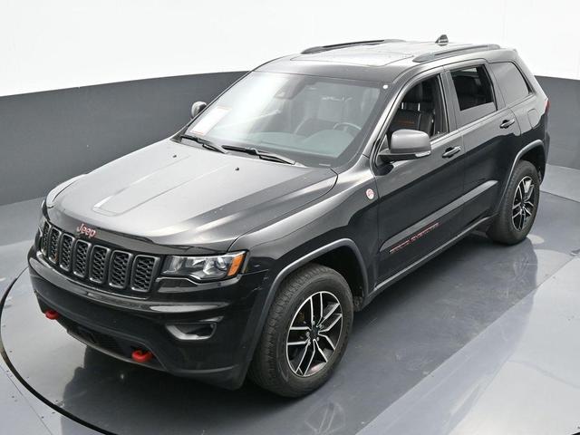 Photo of 2020 Diamond Black Jeep Grand Cherokee