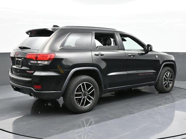 Photo of 2020 Diamond Black Jeep Grand Cherokee