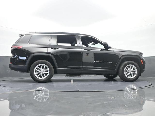 Photo of 2024 Diamond Black Jeep Grand Cherokee L