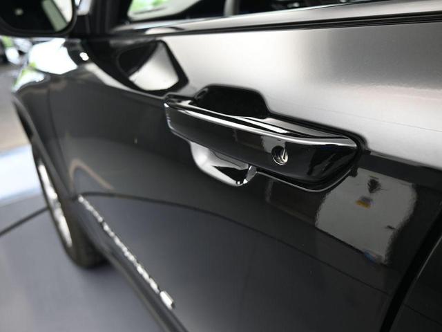 Photo of 2024 Diamond Black Jeep Grand Cherokee L