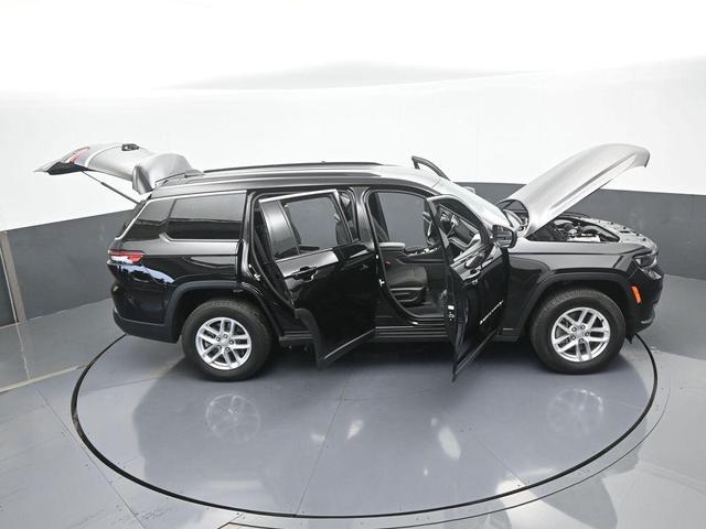 Photo of 2024 Diamond Black Jeep Grand Cherokee L