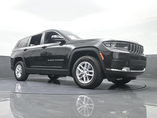 Photo of 2024 Diamond Black Jeep Grand Cherokee L