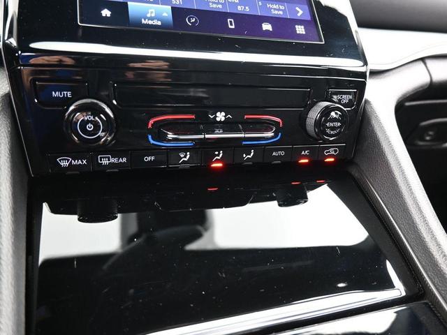 Photo of 2024 Diamond Black Jeep Grand Cherokee L