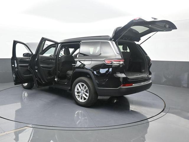 Photo of 2024 Diamond Black Jeep Grand Cherokee L