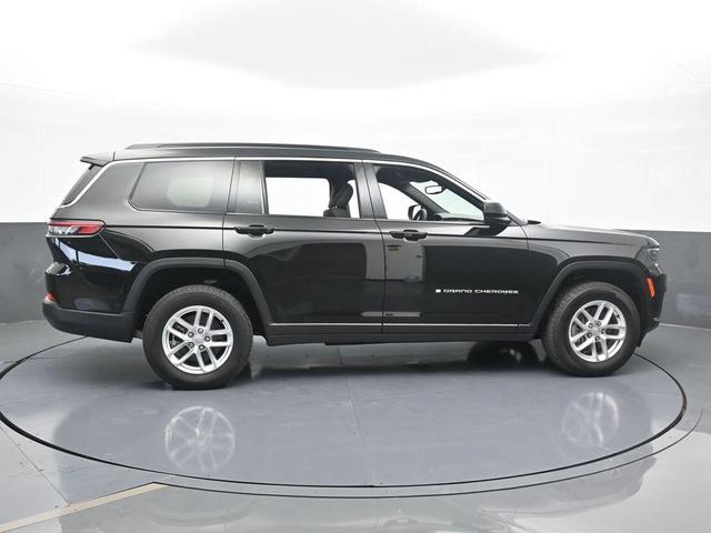Photo of 2024 Diamond Black Jeep Grand Cherokee L