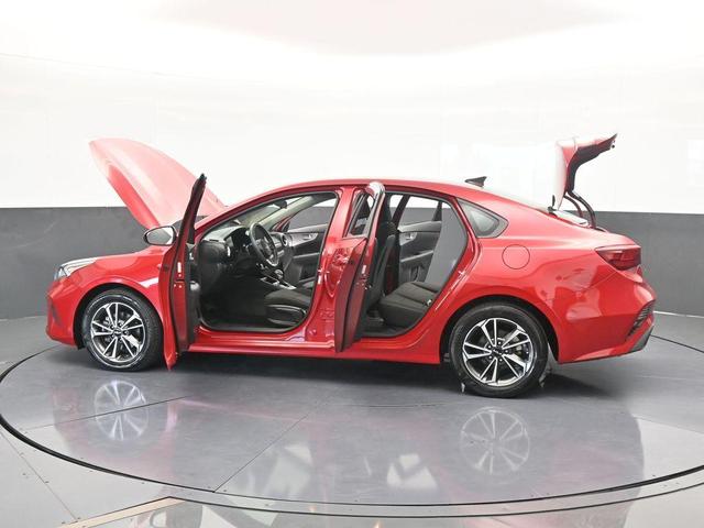 Photo of 2023 Currant Red Kia Forte