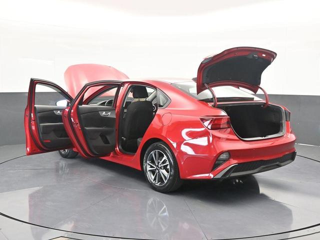 Photo of 2023 Currant Red Kia Forte