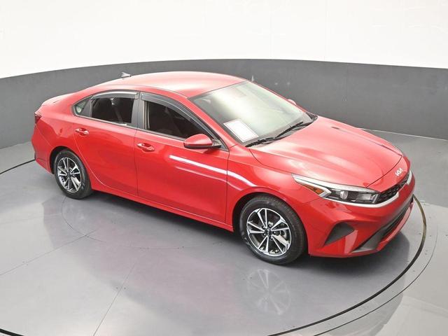Photo of 2023 Currant Red Kia Forte