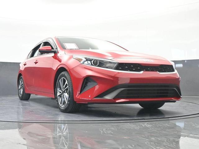 Photo of 2023 Currant Red Kia Forte
