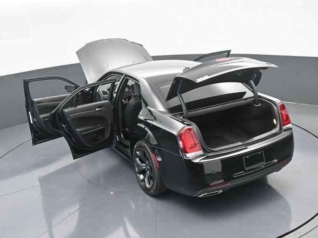 Photo of 2022 Gloss Black Chrysler 300