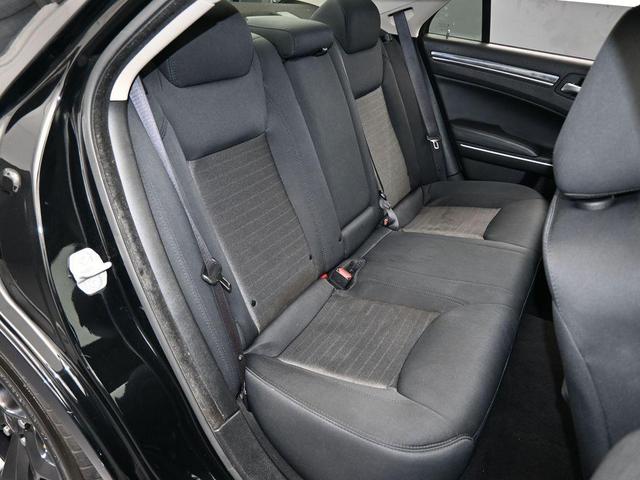 Photo of 2022 Gloss Black Chrysler 300