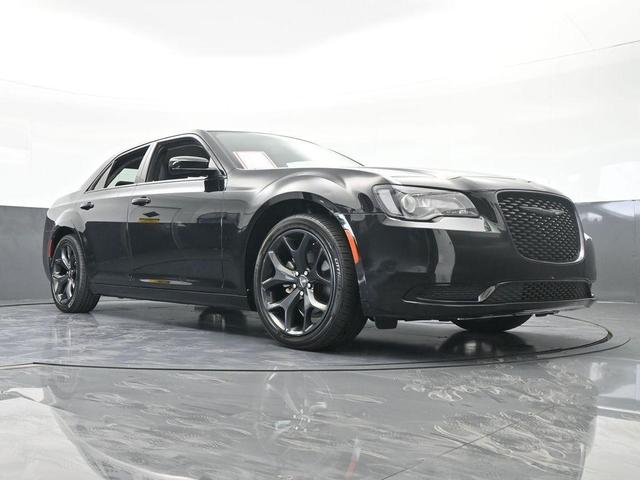 Photo of 2022 Gloss Black Chrysler 300
