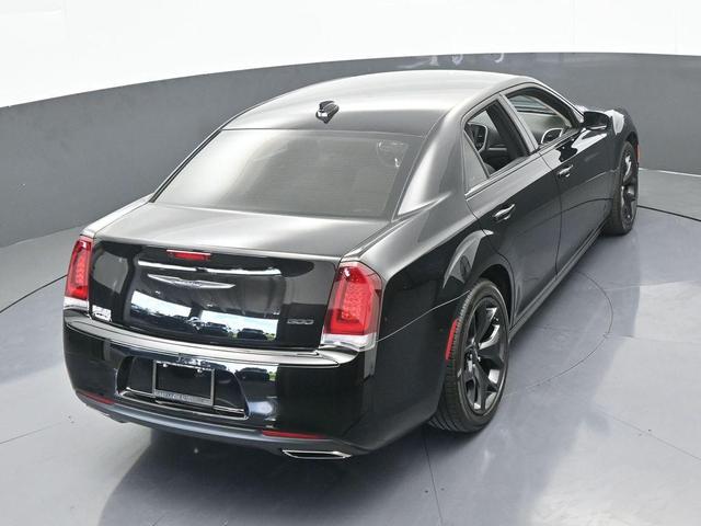 Photo of 2022 Gloss Black Chrysler 300